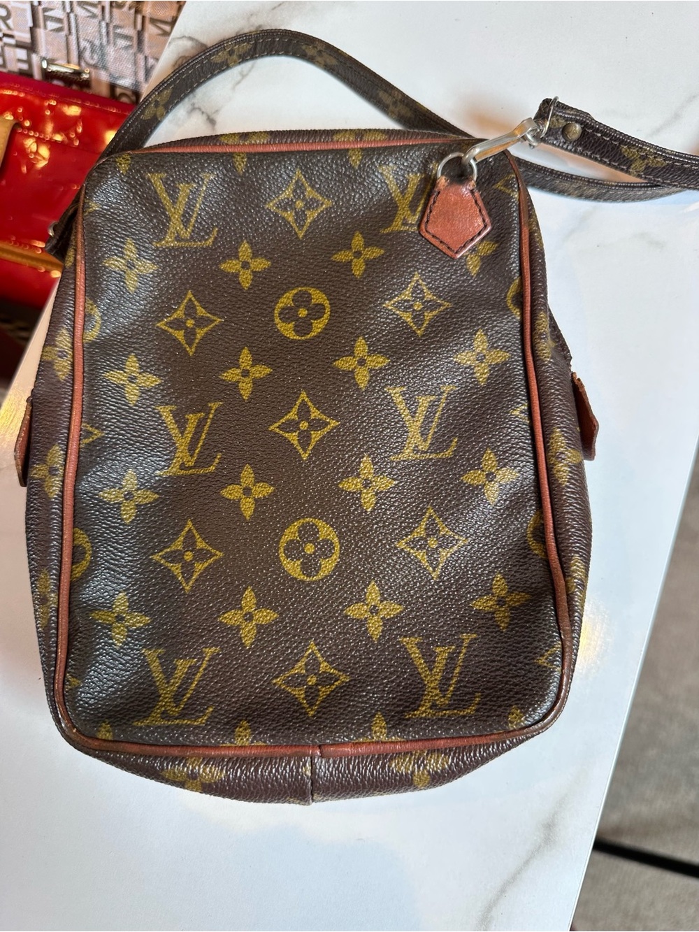 Louis Vuitton Monogram Canvas Messenger Bag - Brown/Gold